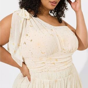 NEW Torrid Cream Gold Foil Stars & Moon Print One Shoulder Crop Top 4X